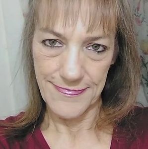 Meet your Posher, Mona